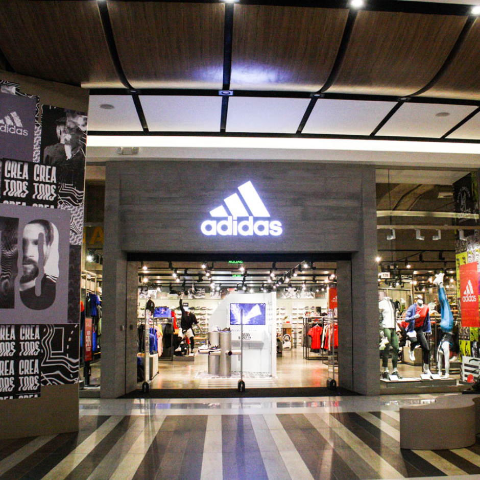 C1-D1-G1-H1-J1-FACHADA-ADIDAS-JARDIN-(9)